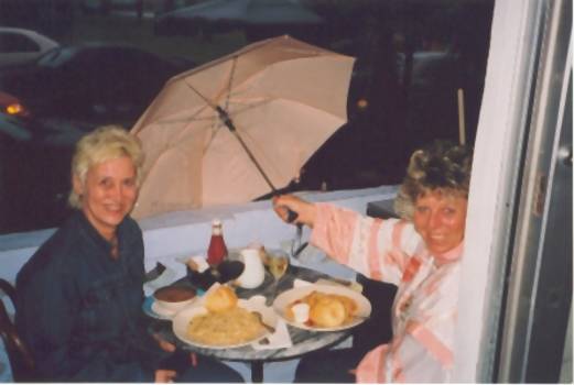 Miami - Dinner in the rain May at News Café Miami South Beach