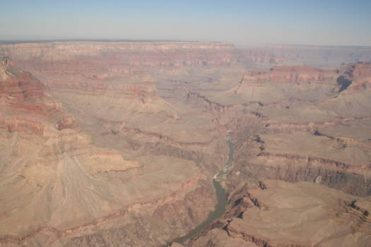 Rondvlucht over de Grand Canyon - echt geweldig die grand canyon te zien zo onder je!!