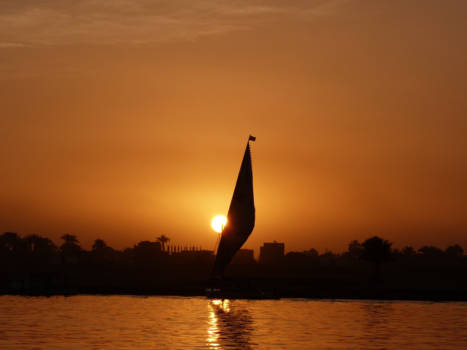 Alaska - Zonsondergang op de Nijl bij Luxor, zó romantisch!