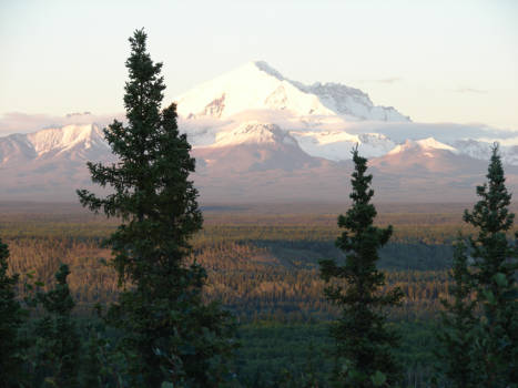 Alaska - Uitzicht op Wrangell Mountains vanuit Copper Centre