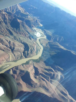 Rondreis Best of the Midwest - Het uitzicht boven de Great -Canyon vanuit een vliegtuigje