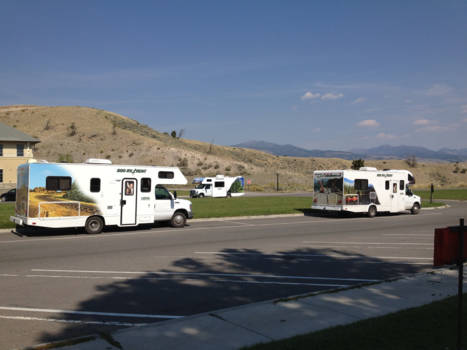 Yellowstone National Park - Parkeerplaats bij Mammoth Hot Springs