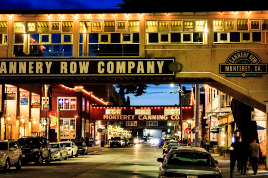 Monterey - Cannery Row in Monterey. Vergane industriële glorie herpakt zich als toeristengebied