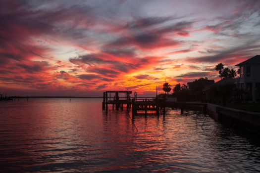 Florida - Zonsondergang over de Golf van Mexico gezien vanaf de Curlew Creek.