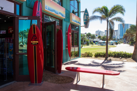 Florida - Winkel in surf artikelen aan de boulevard.