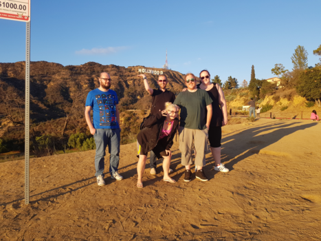 Hollywood - friends on adventure