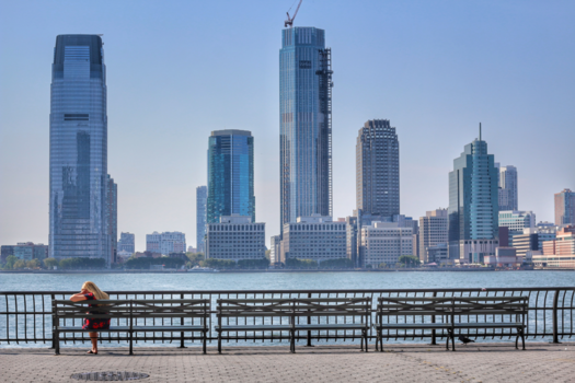 New York - Cooling down at the Hudson river