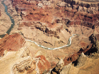 Yellowstone National Park - Grand Canyon, Colorado River (on the left).